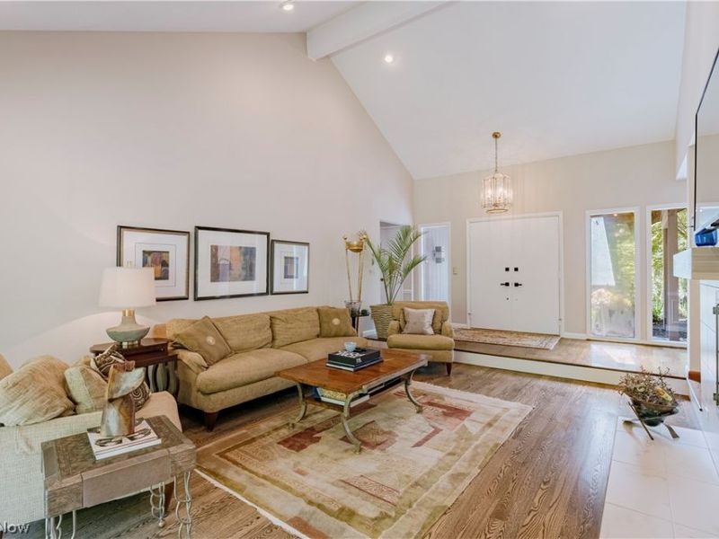 8 Louis Drive, Pepper Pike, OH 44124 Photo 6