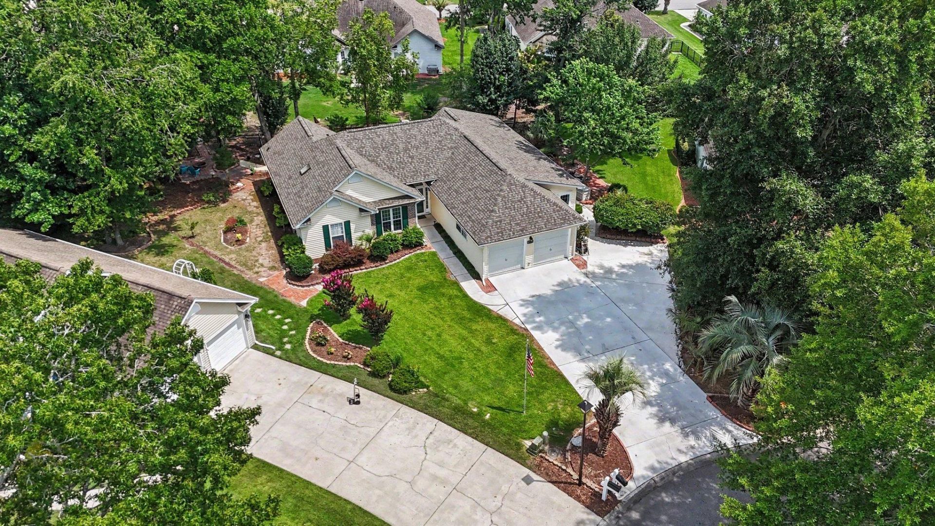 1465 Berkshire Ct. Photo 2
