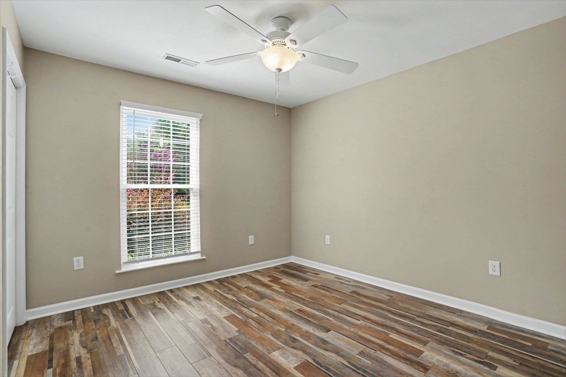 1465 Berkshire Ct. Photo 24