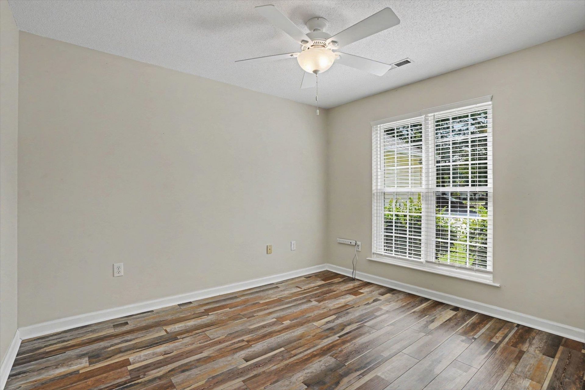1465 Berkshire Ct. Photo 26