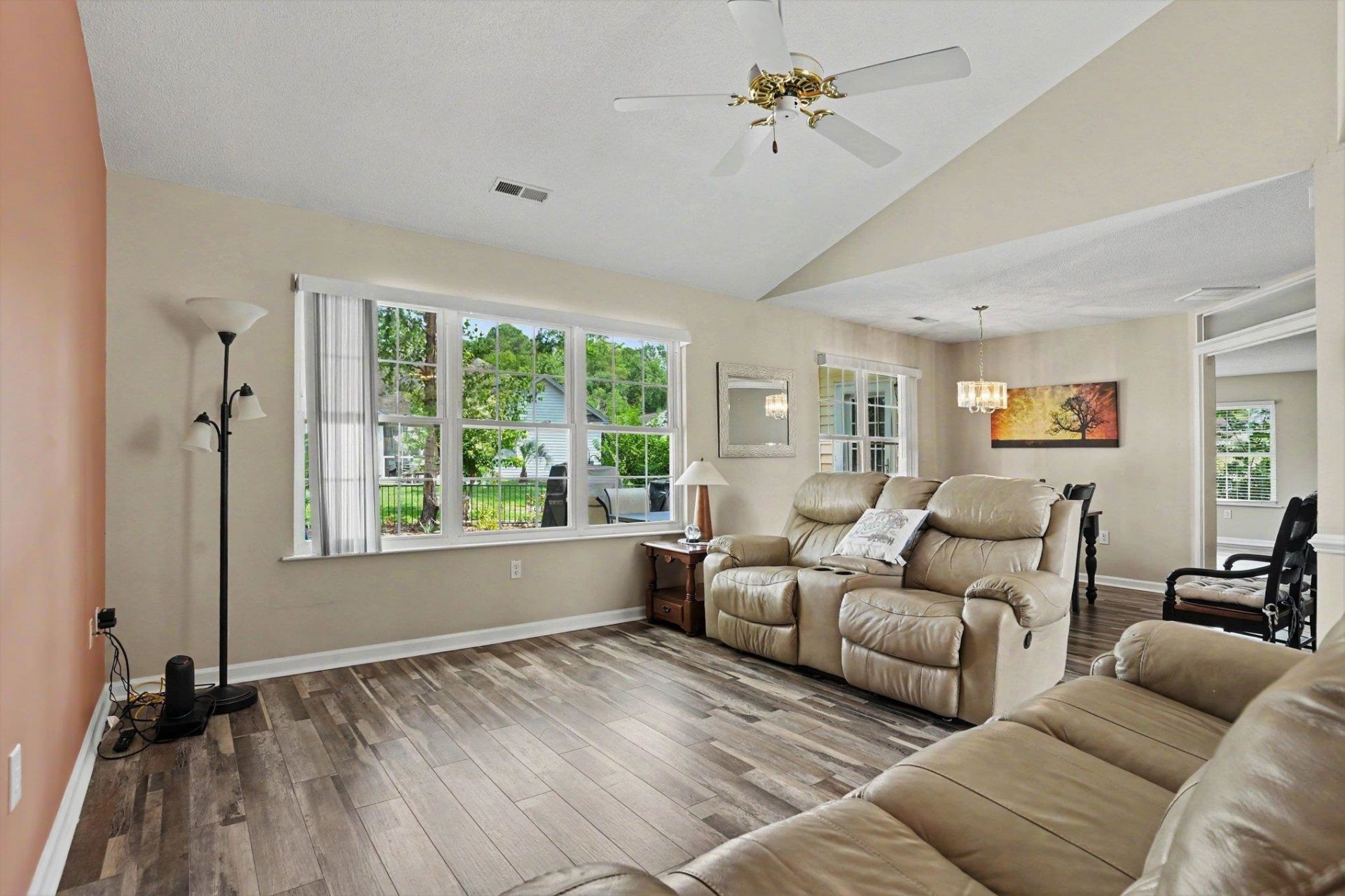1465 Berkshire Ct. Photo 9
