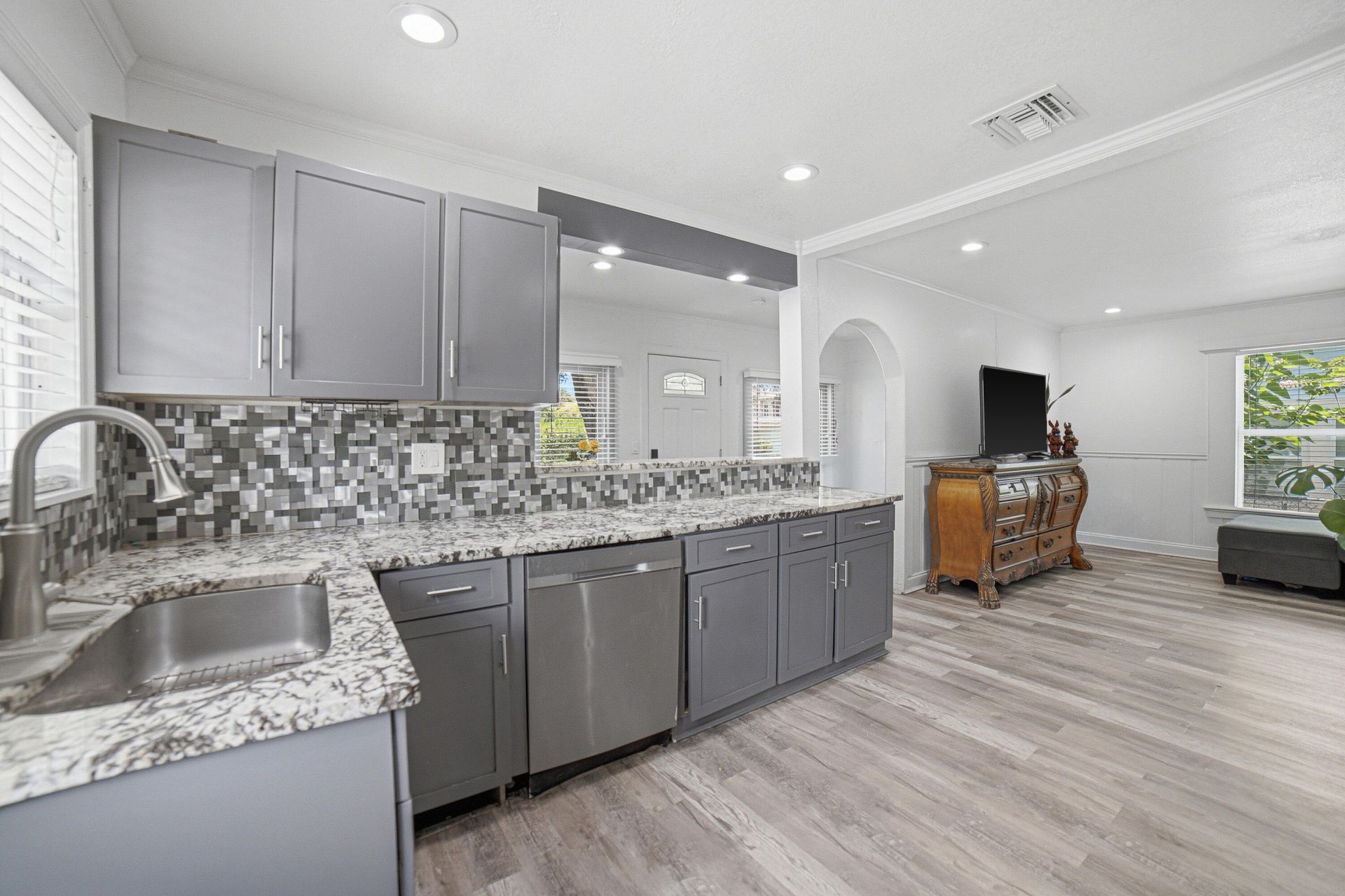 422 49th Street, West Palm Beach, FL 33407 Photo