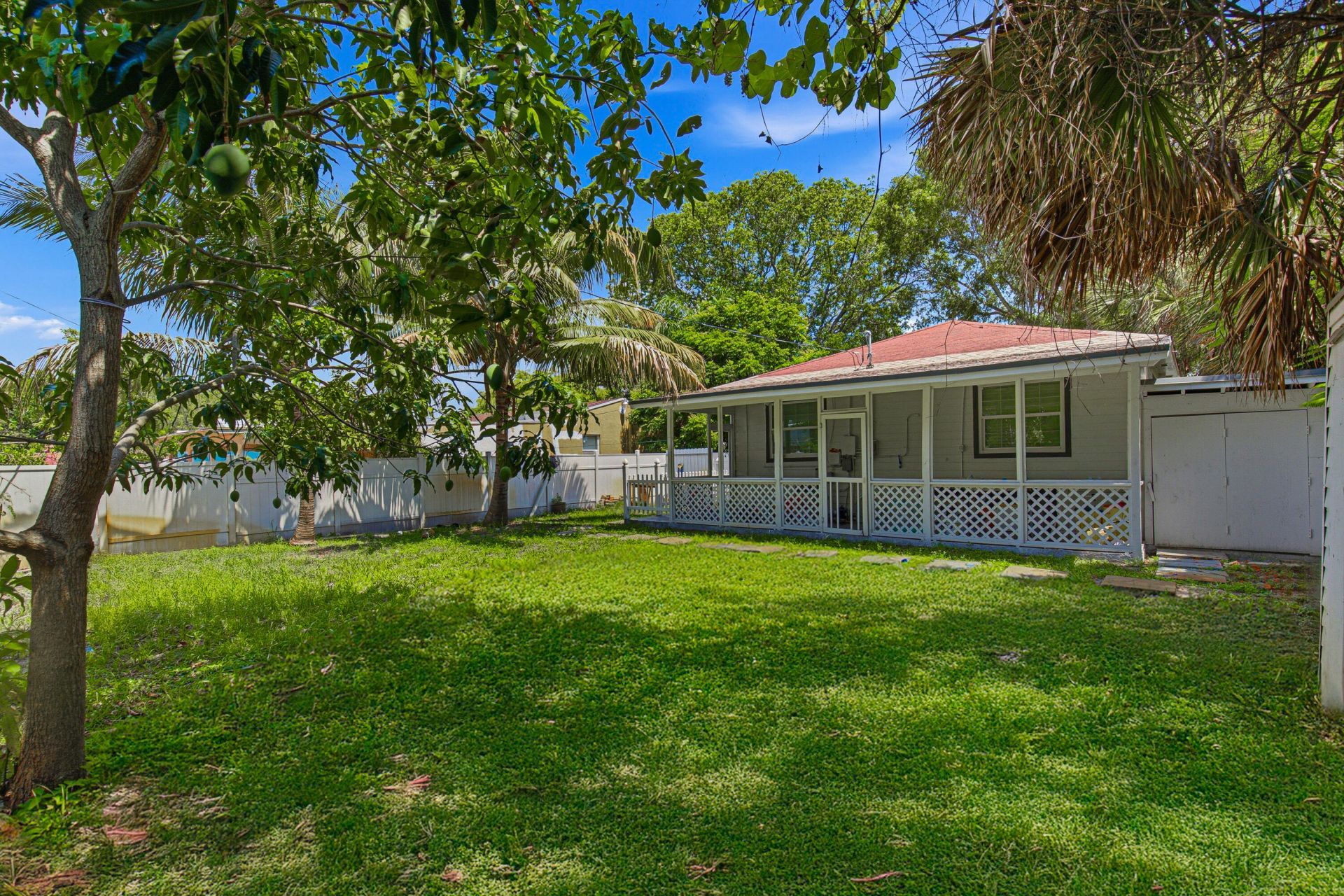 422 49th Street, West Palm Beach, FL 33407 Photo