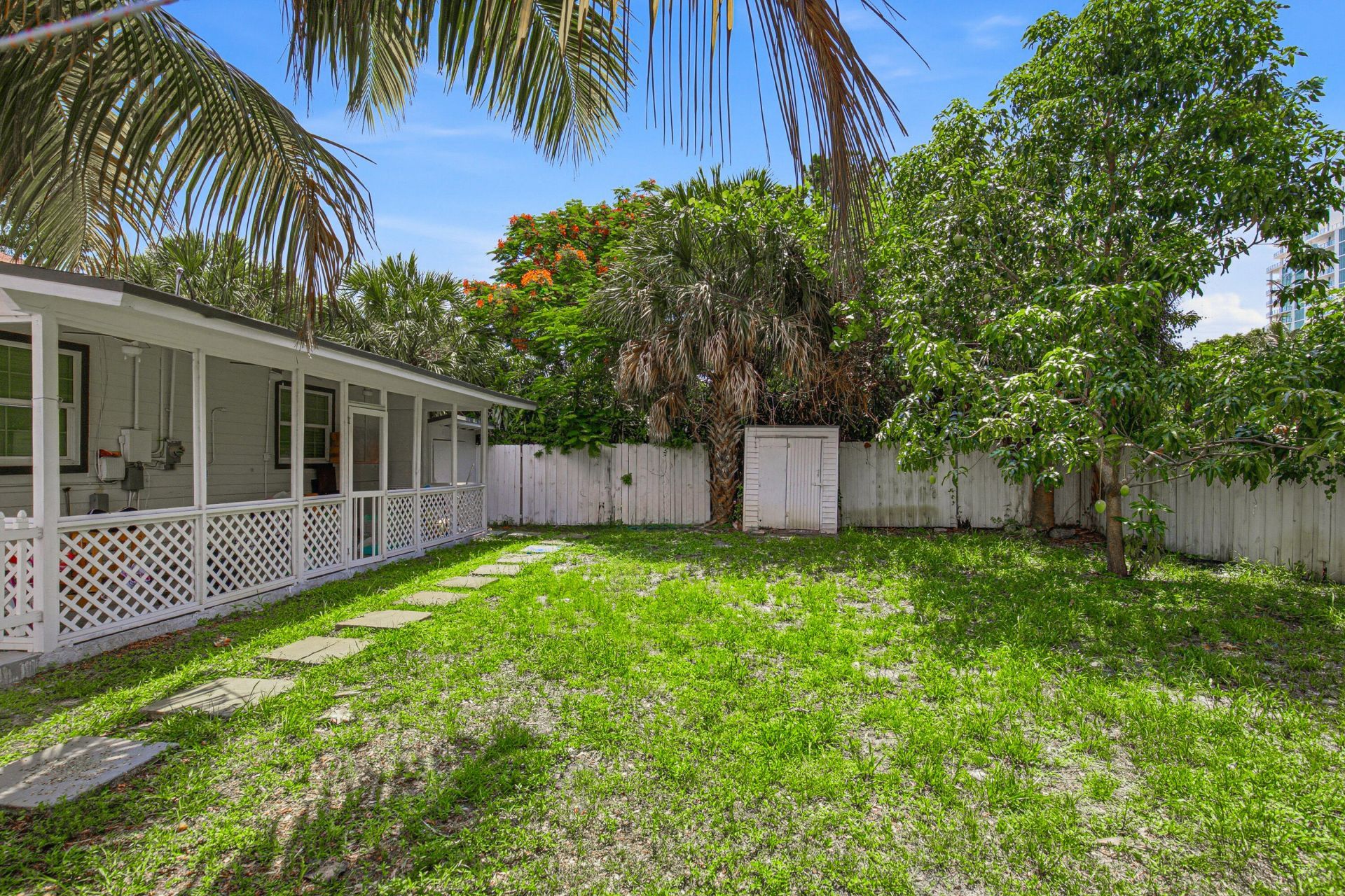 422 49th Street, West Palm Beach, FL 33407 Photo
