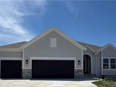 623 E 13th Street, Kearney, MO 64060