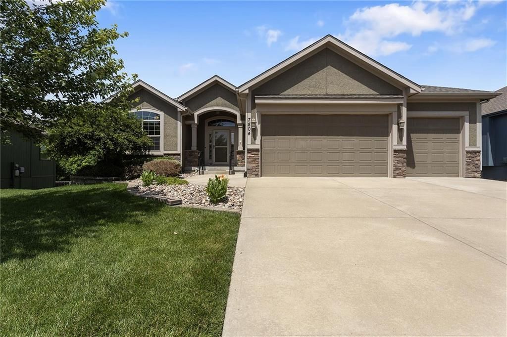7804 N Walrond Avenue, Kansas City, MO 64119 Main Photo