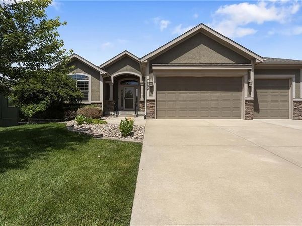 7804 N Walrond Avenue, Kansas City, MO 64119
