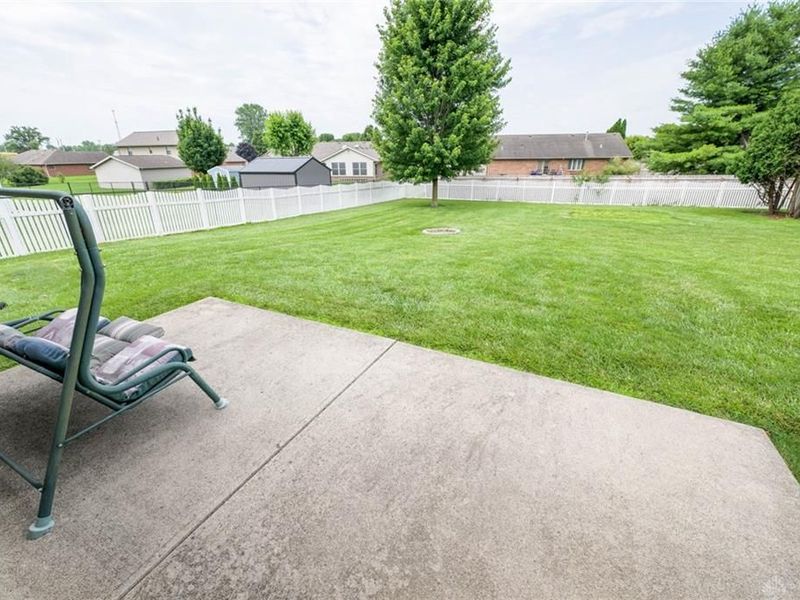 129 Honeysuckle Way, Eaton, OH 45320 Photo 13