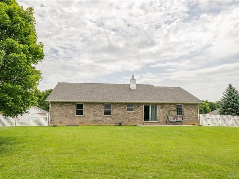 129 Honeysuckle Way, Eaton, OH 45320 Photo 17