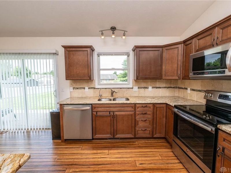 129 Honeysuckle Way, Eaton, OH 45320 Photo 29