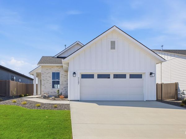 7137 W Blackberry Dr, Boise, ID 83709