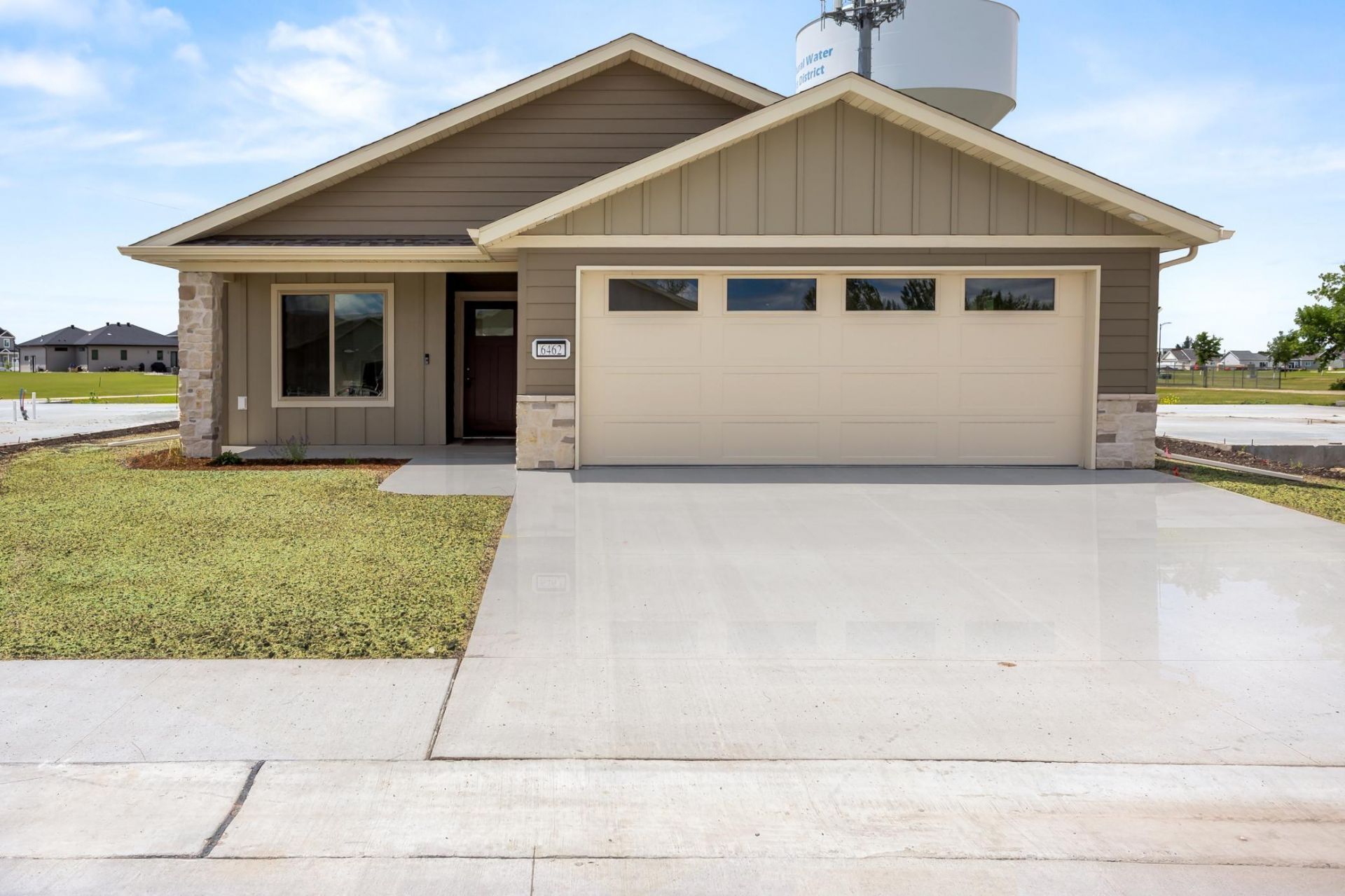 6456 Brekke Way S, Fargo, ND 58104 Main Photo