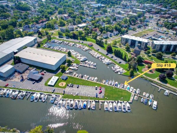 18 Wharfside, Unit 18, Grand Haven, MI 49417