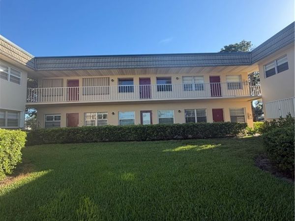 33 Vista Gardens Trail, Unit 204, Vero Beach, FL 32962