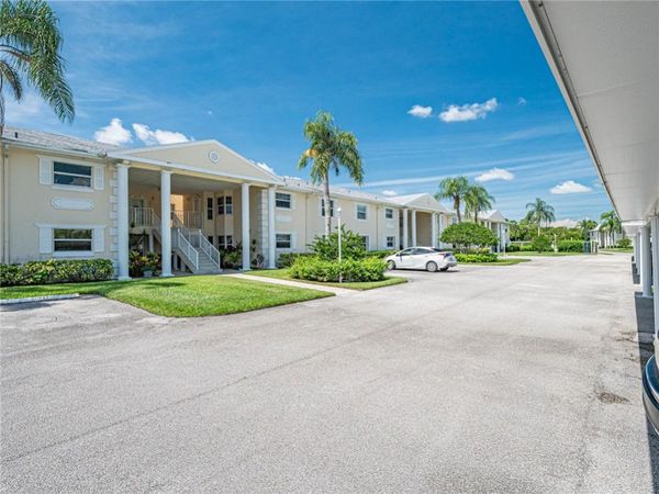 385 Grove Isle Circle, Unit 385, Vero Beach, FL 32962