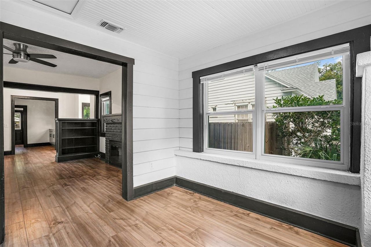 2111 Burlington Avenue N, Saint Petersburg, FL 33713 Photo