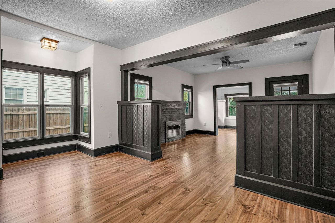 2111 Burlington Avenue N, Saint Petersburg, FL 33713 Photo