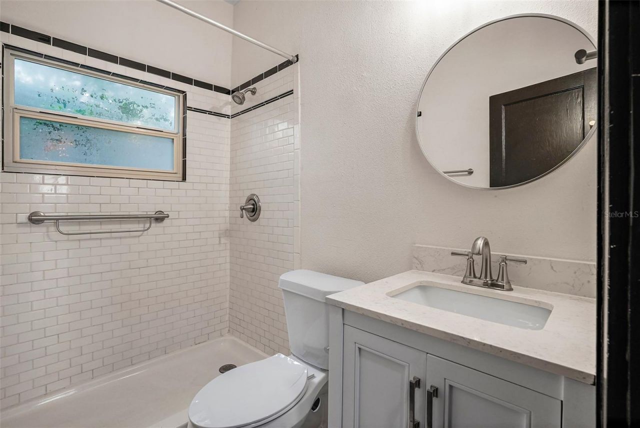 2111 Burlington Avenue N, Saint Petersburg, FL 33713 Photo