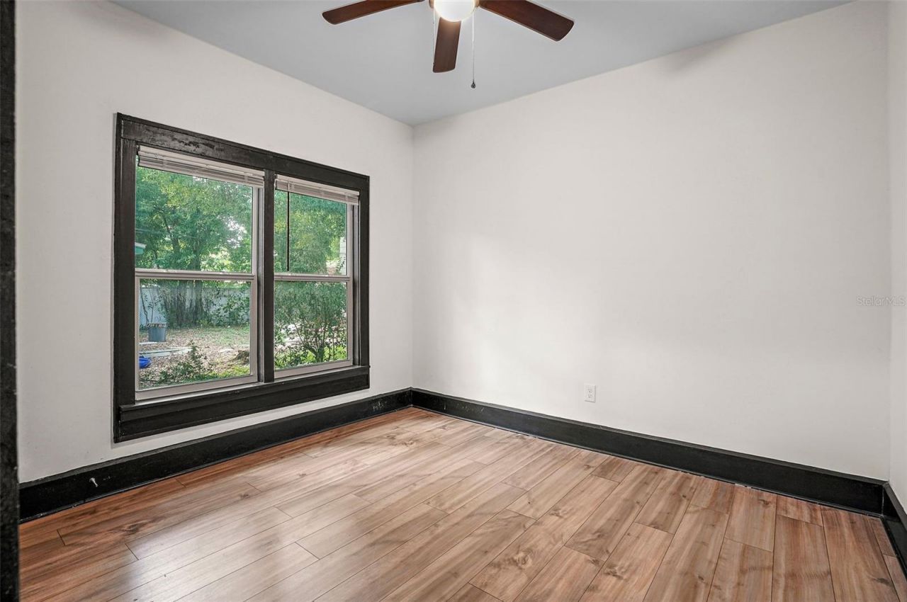 2111 Burlington Avenue N, Saint Petersburg, FL 33713 Photo