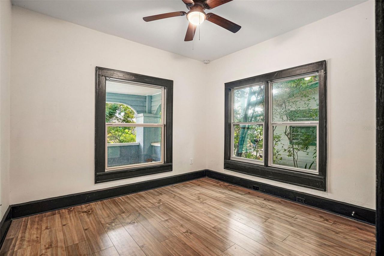 2111 Burlington Avenue N, Saint Petersburg, FL 33713 Photo