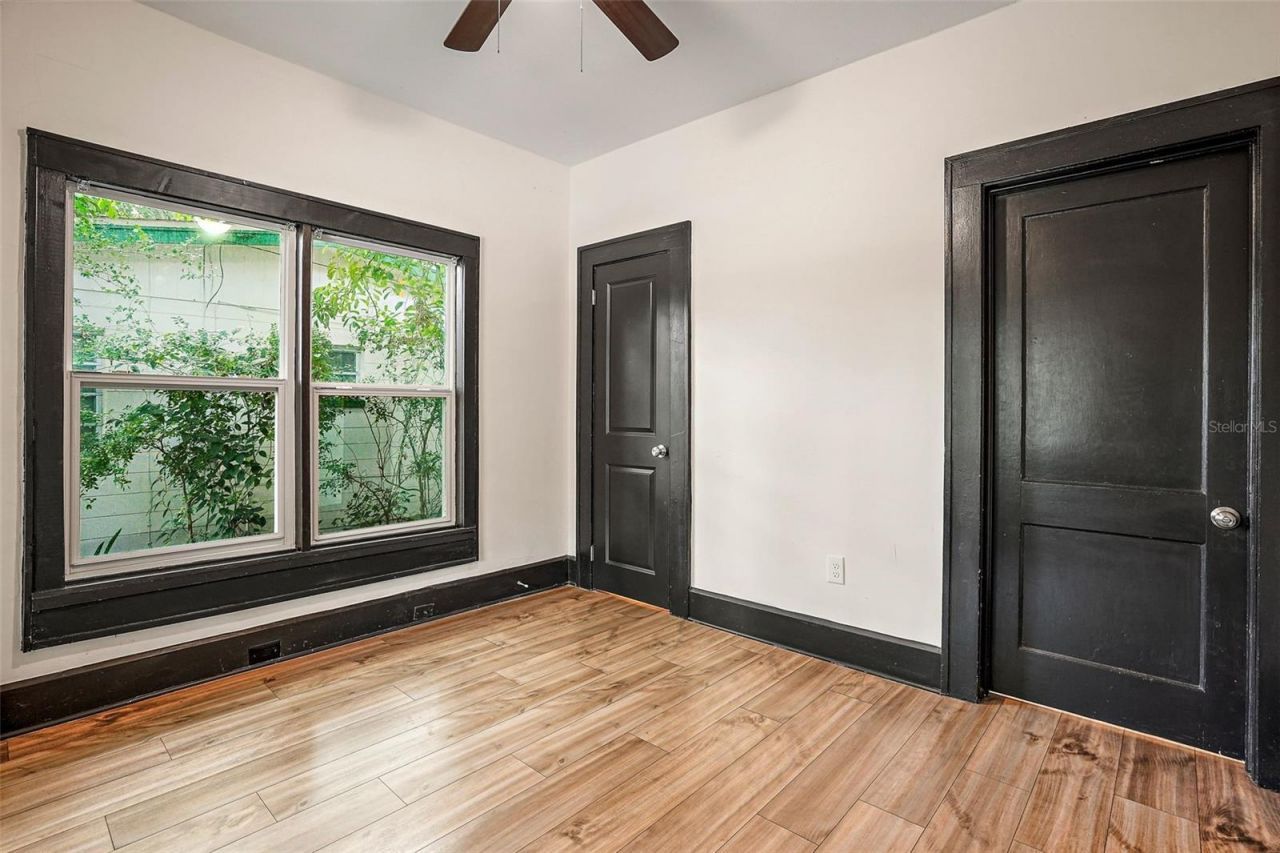 2111 Burlington Avenue N, Saint Petersburg, FL 33713 Photo
