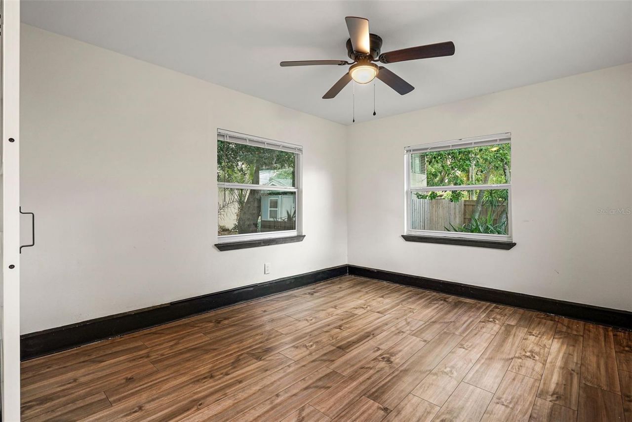 2111 Burlington Avenue N, Saint Petersburg, FL 33713 Photo