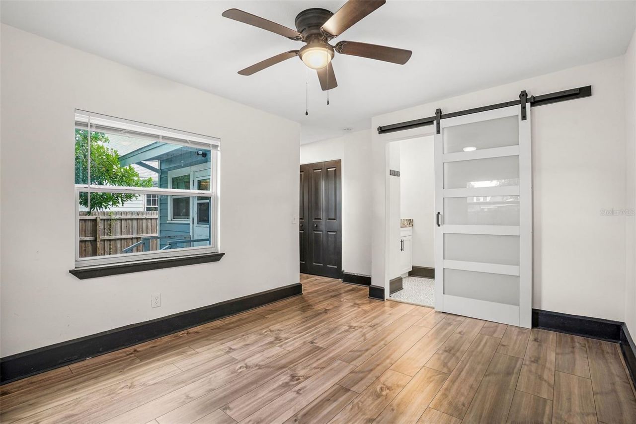 2111 Burlington Avenue N, Saint Petersburg, FL 33713 Photo