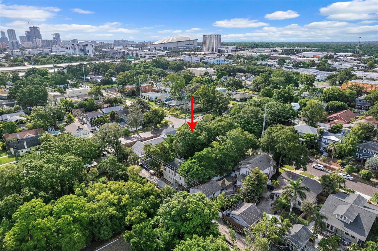 2111 Burlington Avenue N, Saint Petersburg, FL 33713 Photo