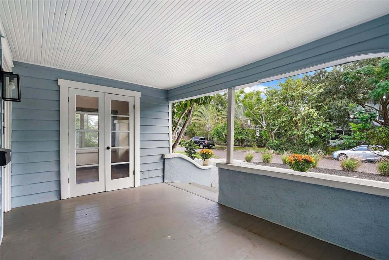 2111 Burlington Avenue N, Saint Petersburg, FL 33713 Photo