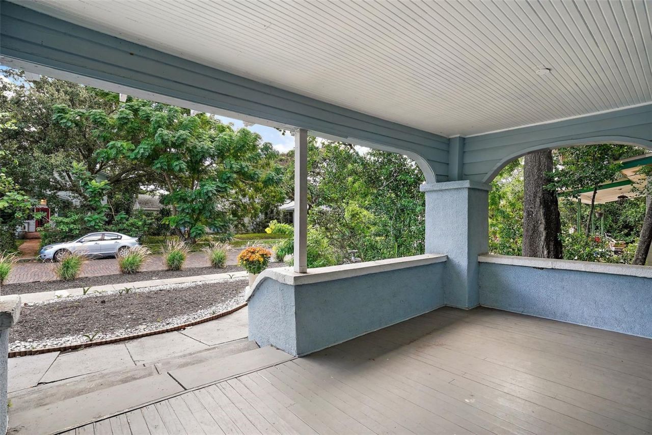 2111 Burlington Avenue N, Saint Petersburg, FL 33713 Photo