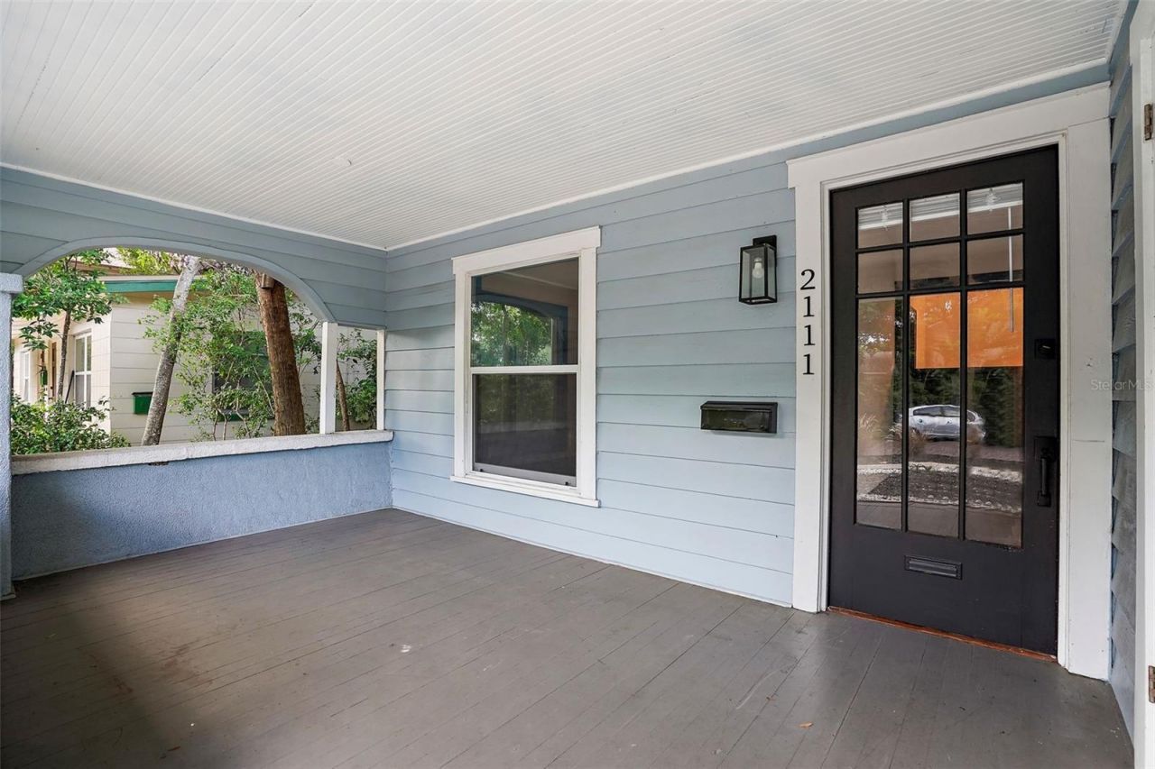 2111 Burlington Avenue N, Saint Petersburg, FL 33713 Photo