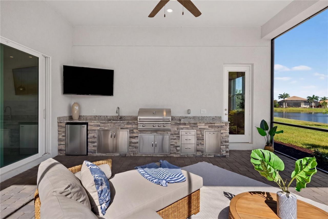 8154 Redonda Loop, Lakewood Ranch, FL 34202 Photo