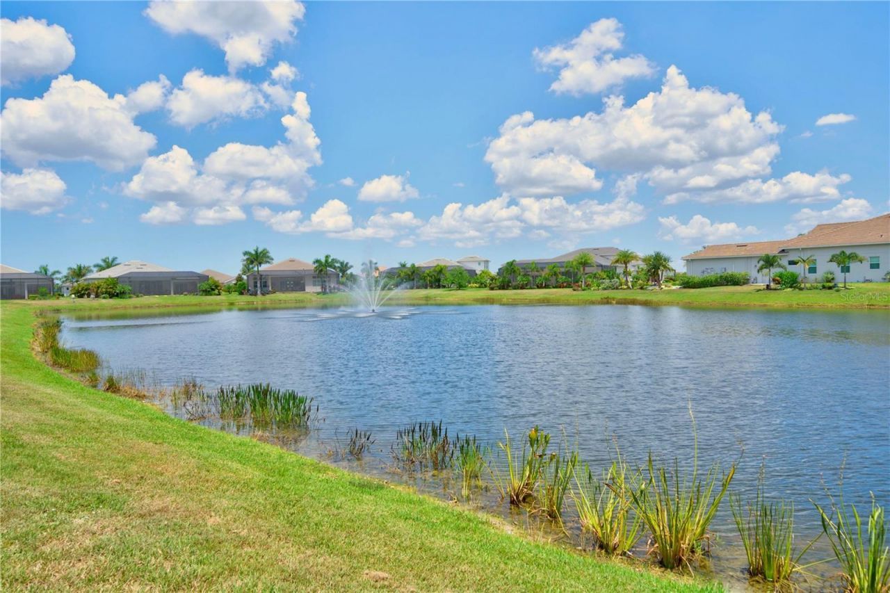 8154 Redonda Loop, Lakewood Ranch, FL 34202 Photo