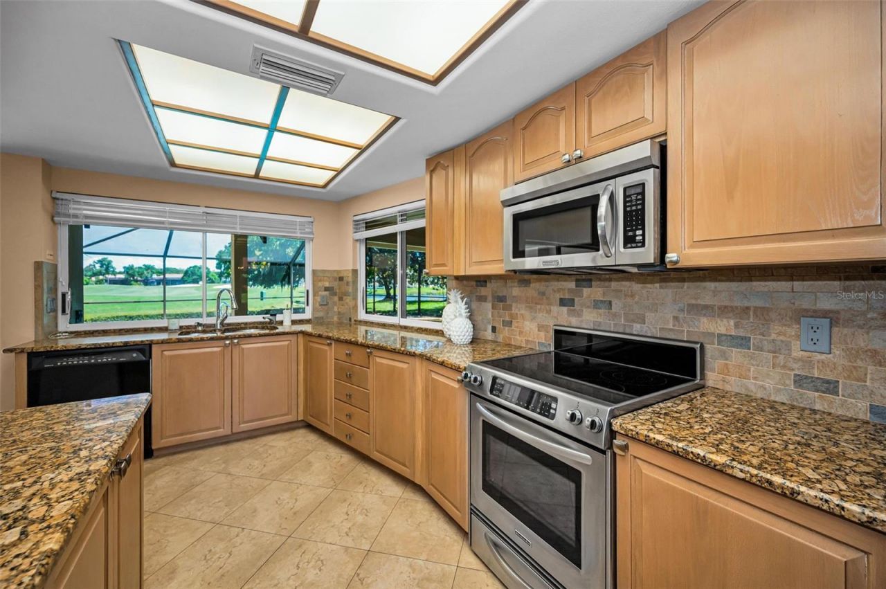 4995 Camberley Lane, Oldsmar, FL 34677 Photo