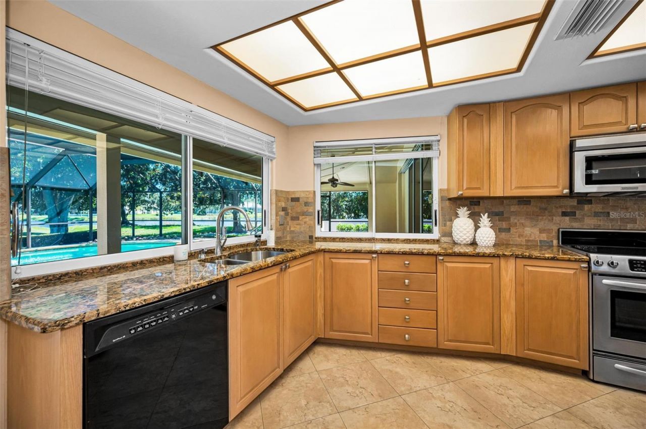 4995 Camberley Lane, Oldsmar, FL 34677 Photo