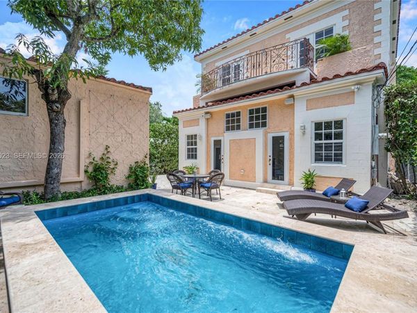 30 NE 44th St, Miami, FL 33137