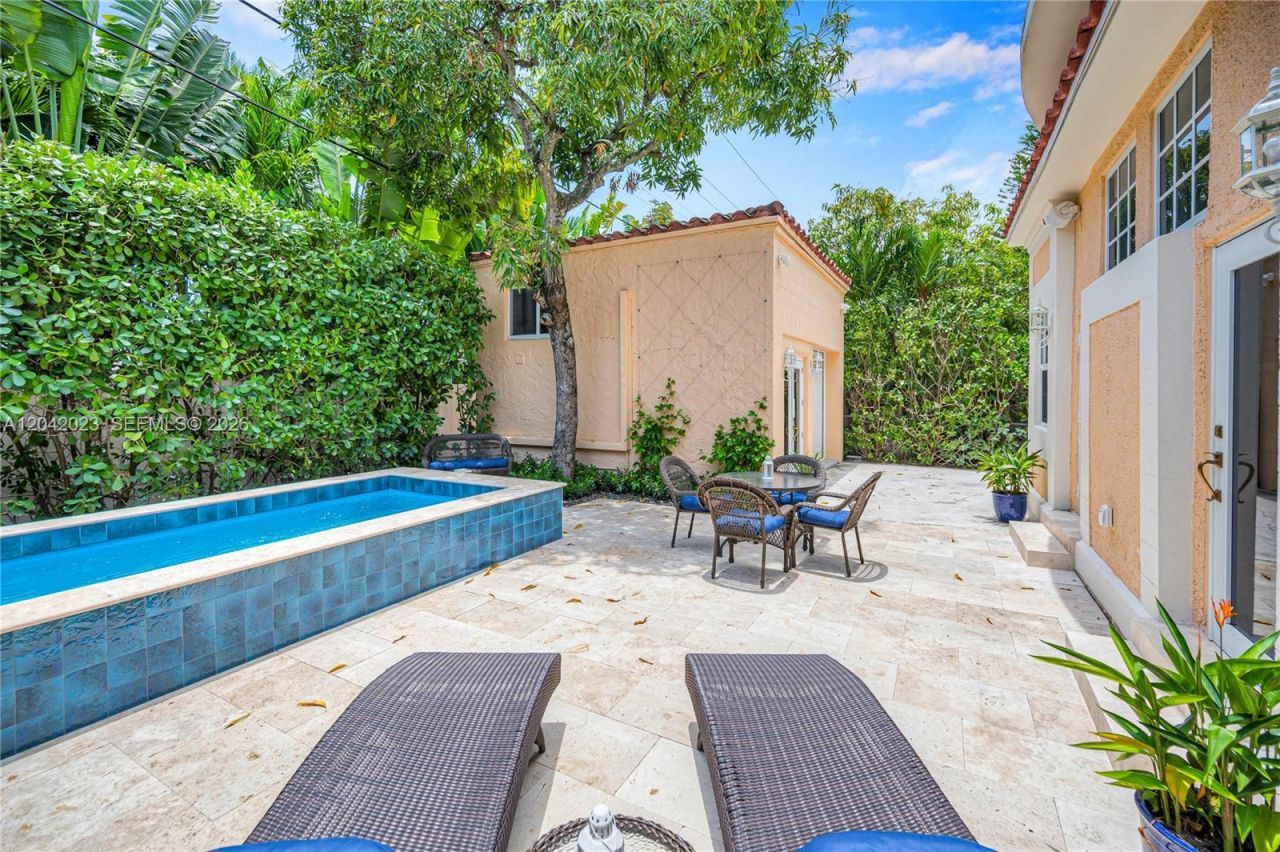 30 NE 44th St, Miami, FL 33137 Photo