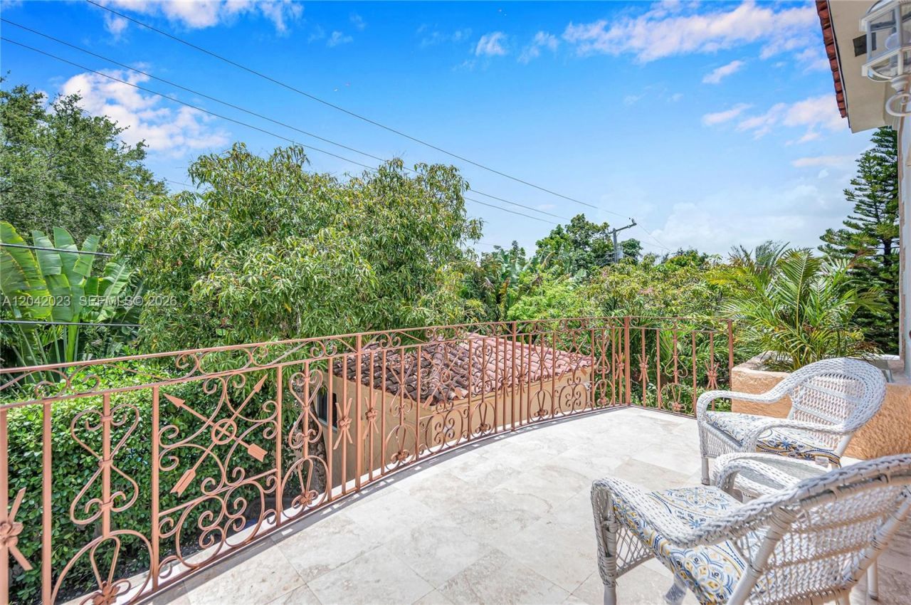 30 NE 44th St, Miami, FL 33137 Photo