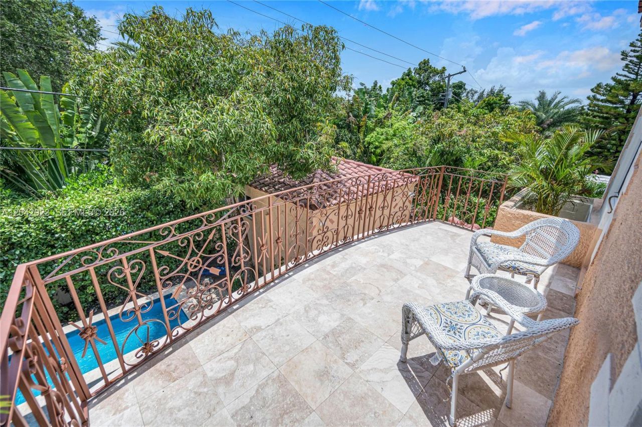 30 NE 44th St, Miami, FL 33137 Photo