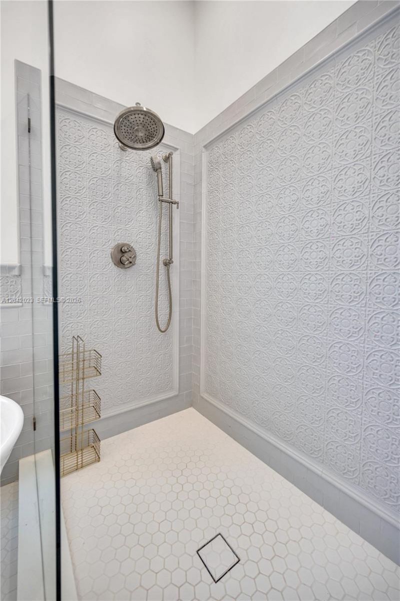 30 NE 44th St, Miami, FL 33137 Photo