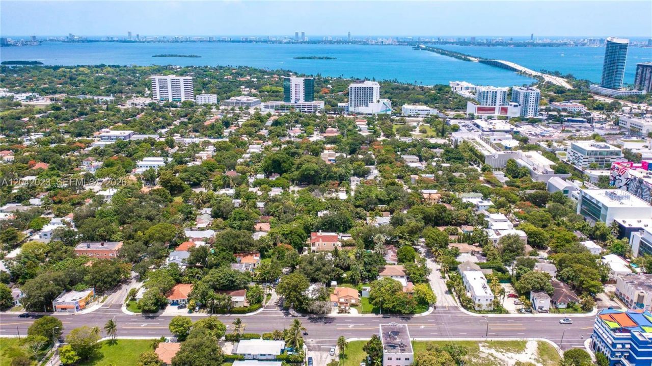 30 NE 44th St, Miami, FL 33137 Photo