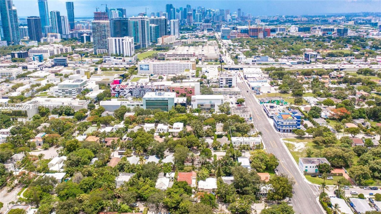 30 NE 44th St, Miami, FL 33137 Photo