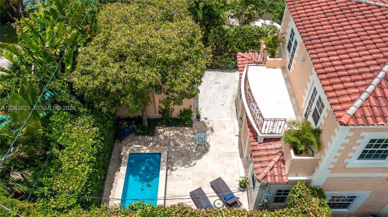 30 NE 44th St, Miami, FL 33137 Photo