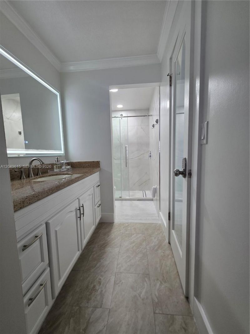 4670 W 13th Ln , Unit 206, Hialeah, FL 33012 Photo
