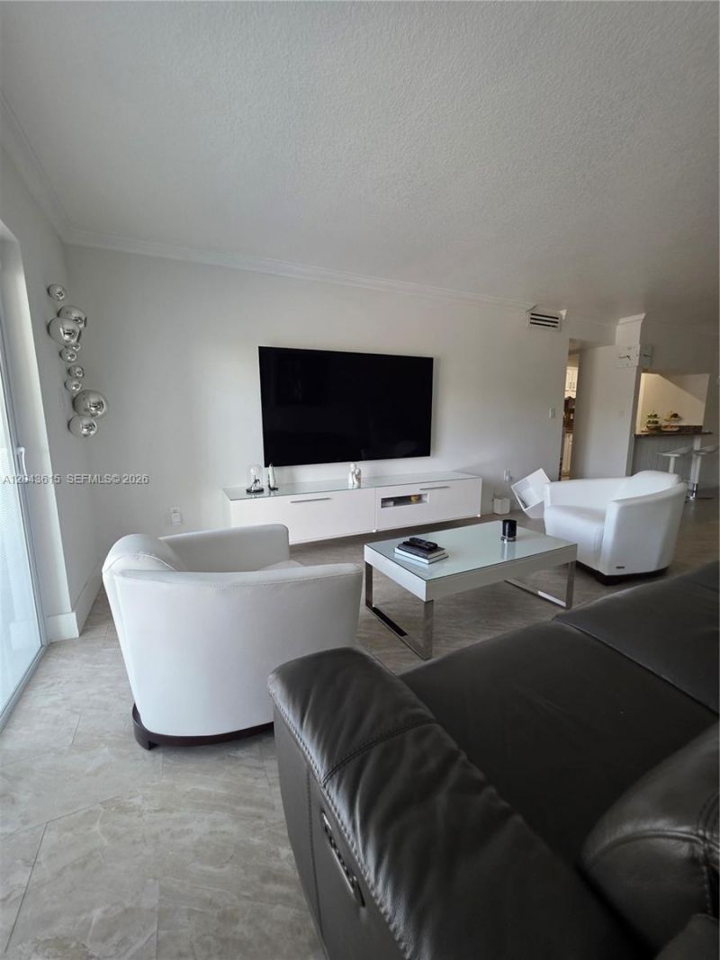 4670 W 13th Ln , Unit 206, Hialeah, FL 33012 Photo