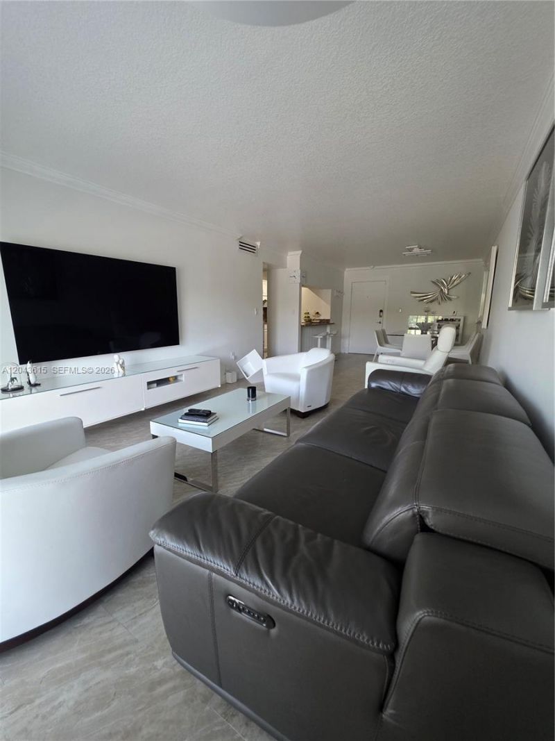 4670 W 13th Ln , Unit 206, Hialeah, FL 33012 Photo