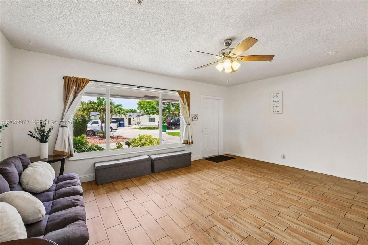 7506 NW 42nd St , Coral Springs, FL 33065 Photo