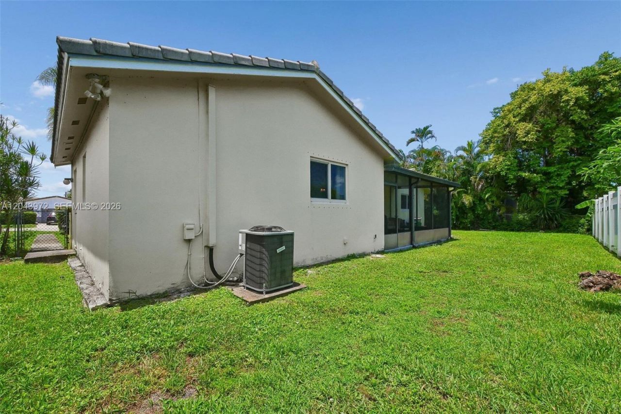 7506 NW 42nd St , Coral Springs, FL 33065 Photo