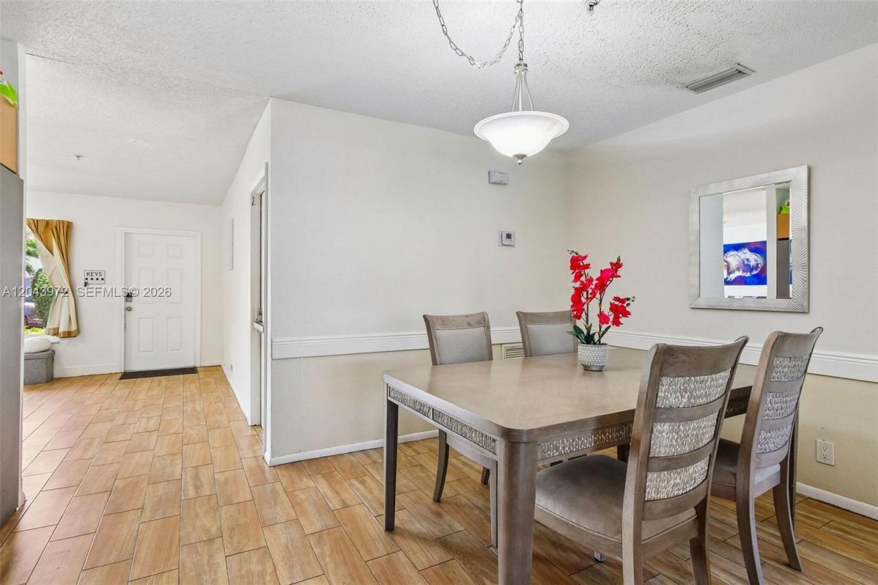7506 NW 42nd St , Coral Springs, FL 33065 Photo