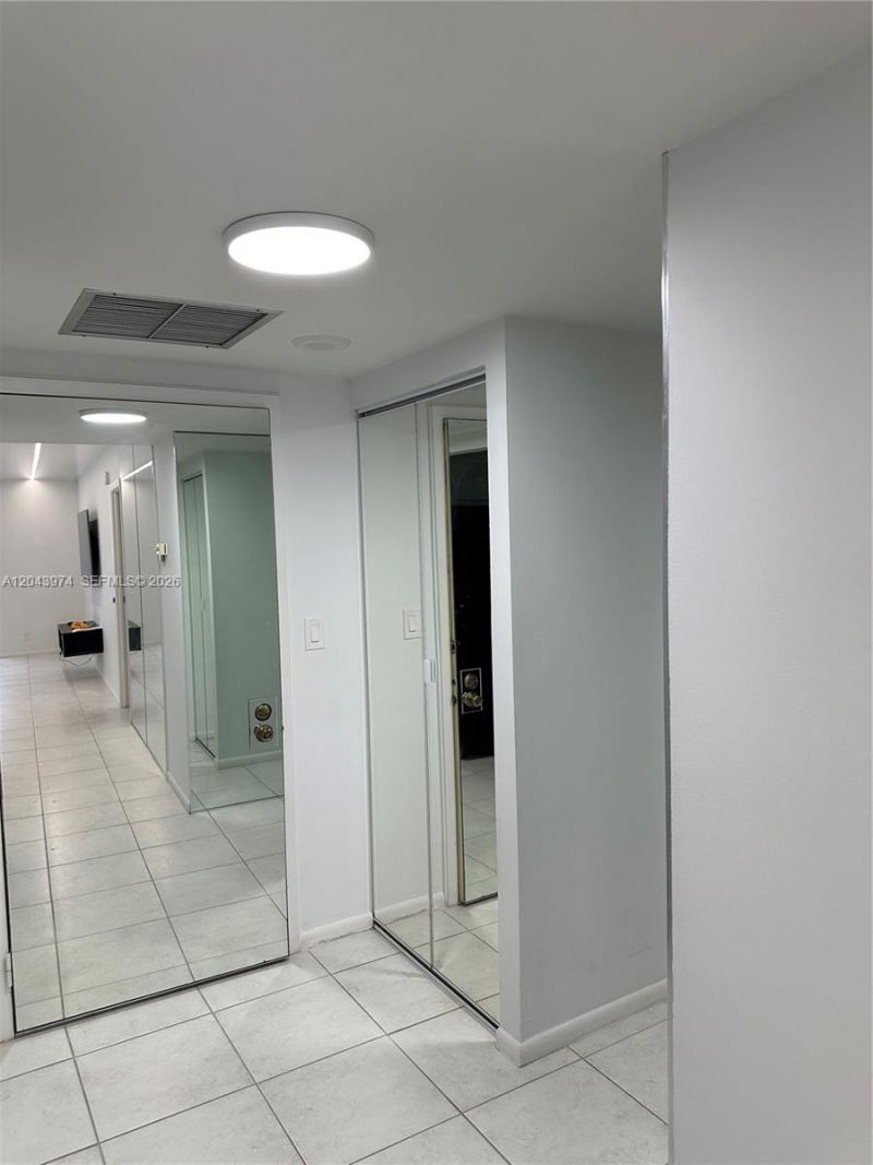 600 Three Islands Blvd, Unit 1113, Hallandale Beach, FL 33009 Photo